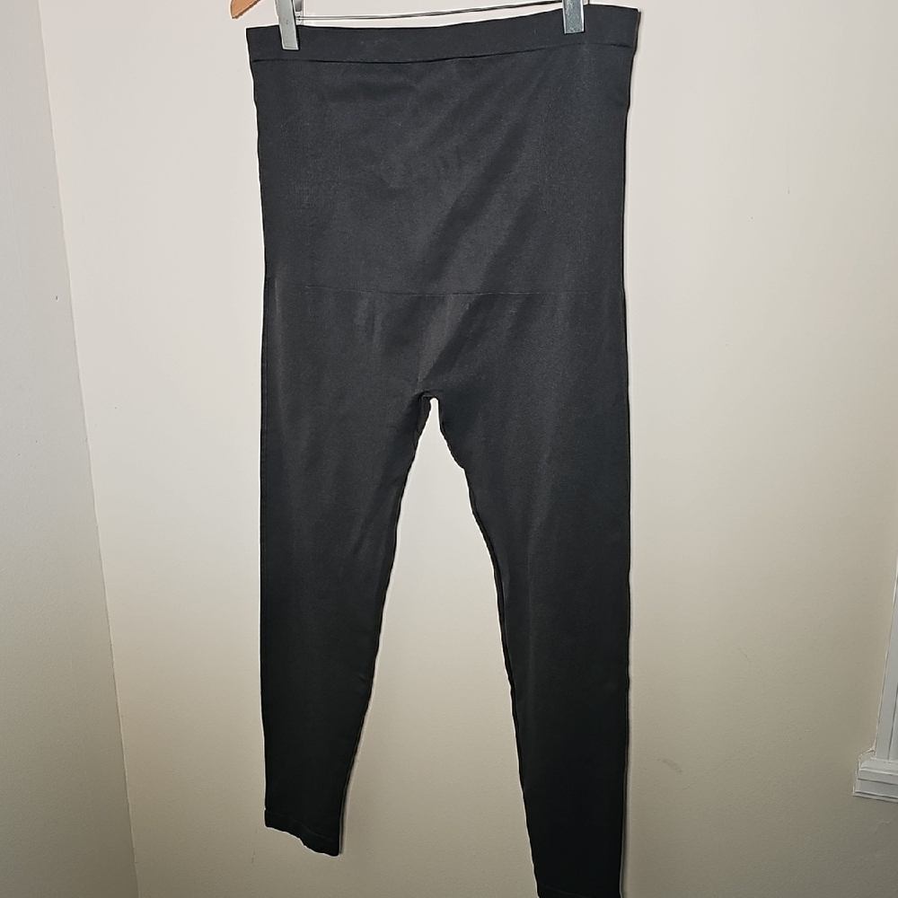 High-Waisted Leggings. Dark Gray Size 4X Good Used Cpndition.